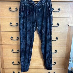 Lululemon velvet joggers